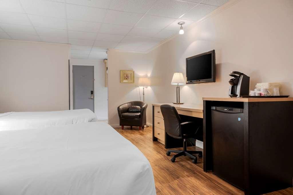Econo Lodge Inn & Suites Монмани Стая снимка